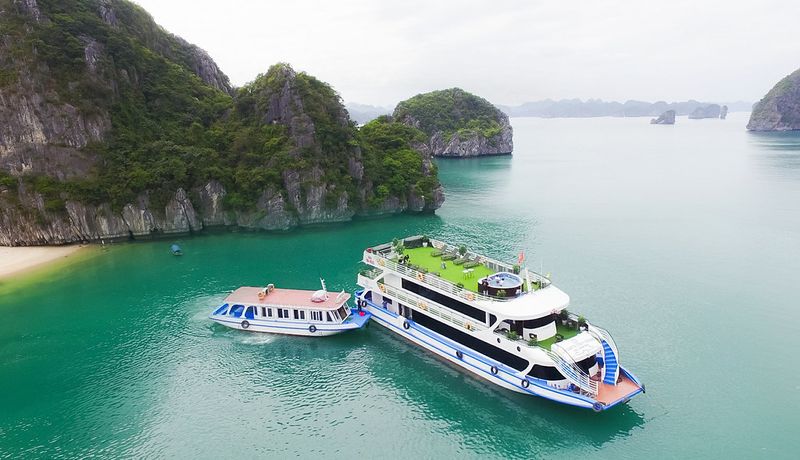 justfly la casta daily cruise ha long