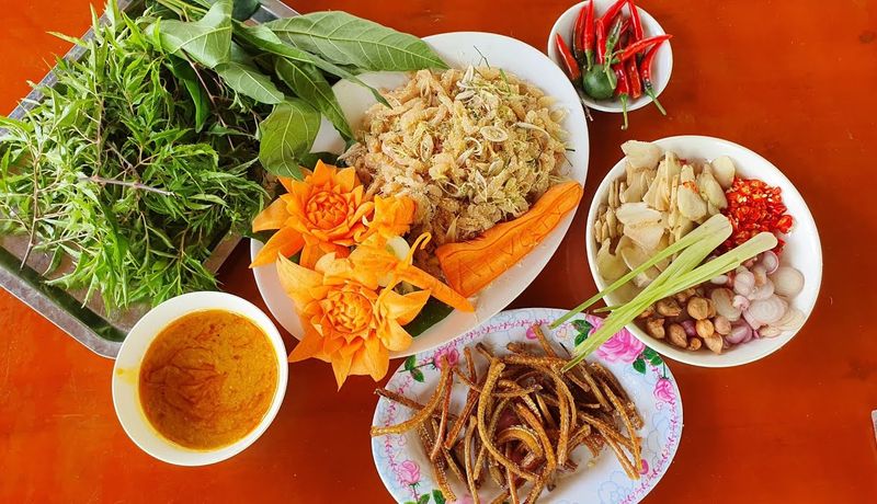 dac san goi ca nhech ninh binh 