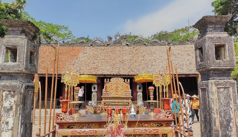 den vua dinh tien hoang ninh binh 