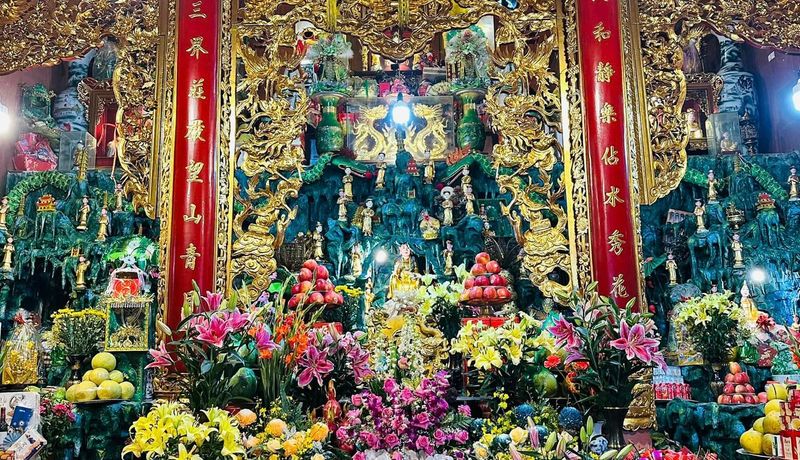 den ba chua thuong ngan tam dao vinh phuc 