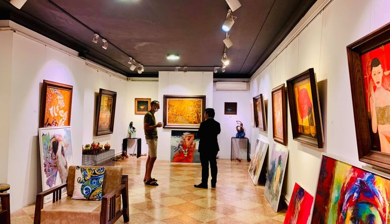  art and architecture walking tour hanoi