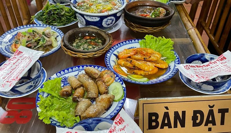 com nieu rau tap tang vung tạu 
