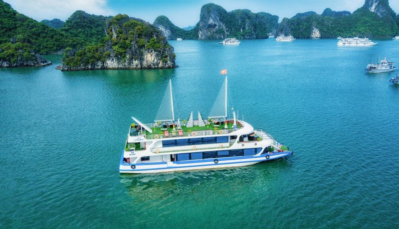 queen cruise ha long 