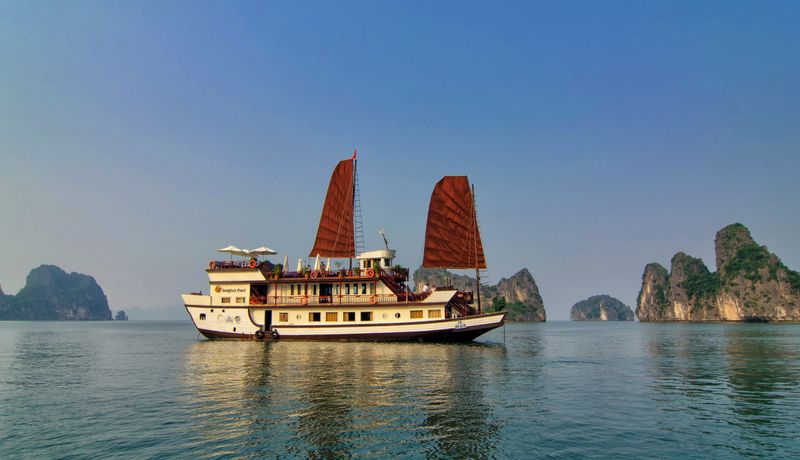 dragon pearl junk indochina junk cruise ha long bay