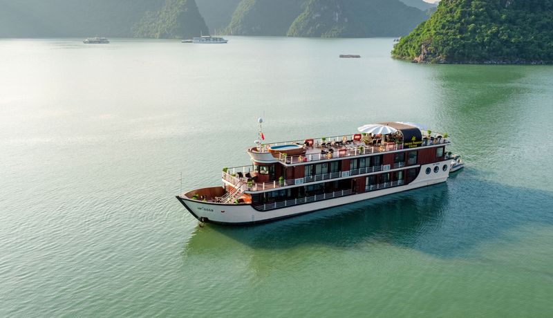 orchid preminum pelican cruise ha long 