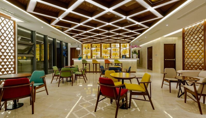 maximilan-da-nang-beach-hotel