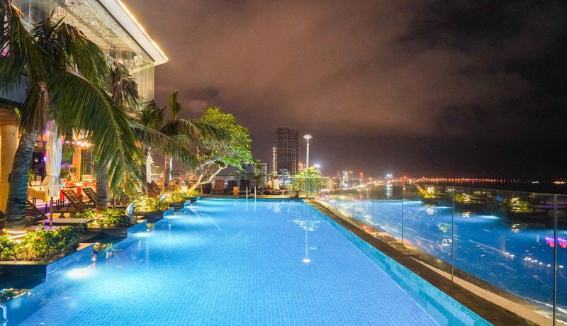 sala da nang beach hotel