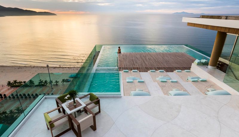 a-la-carte-da-nang-beach