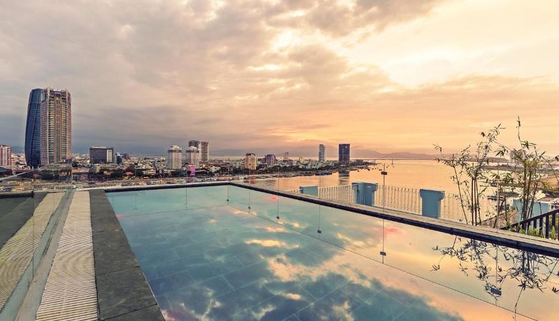 ibiza-riverfront-hotel-da-nang
