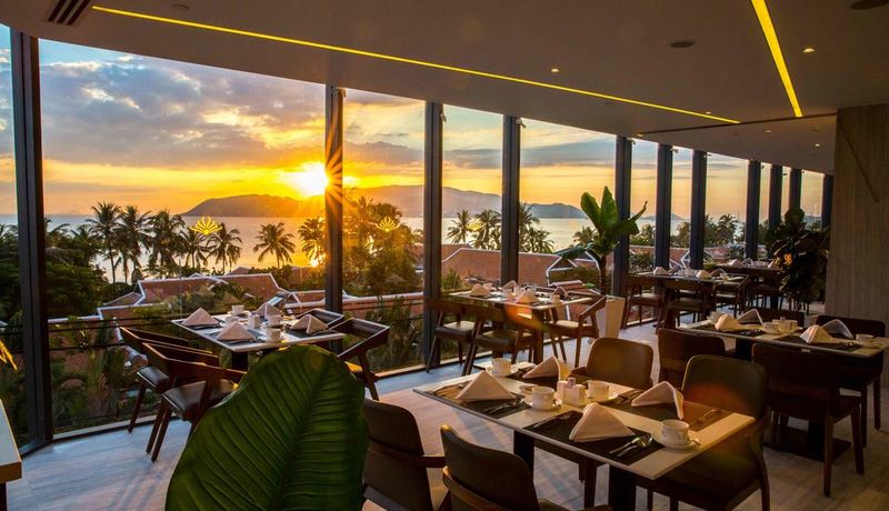 queen ann hotel nha trang 