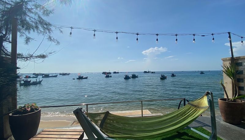 chill house by the beach phu quoc