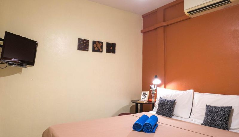 chan cha la 99 hostel thailand