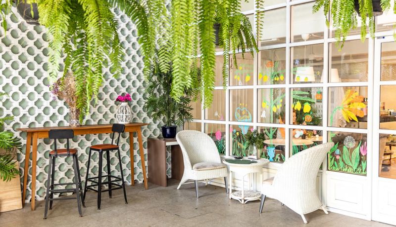 the spades hostel thailand