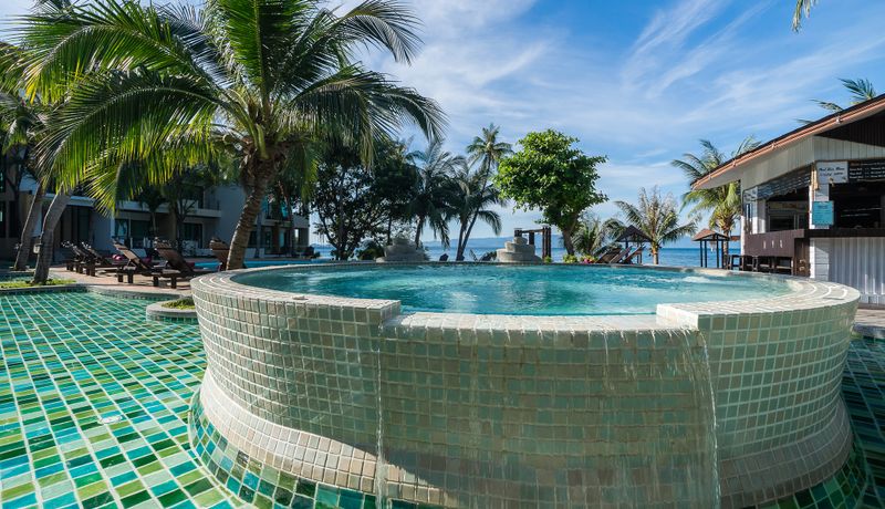 cocohut beach resort & spa thailand