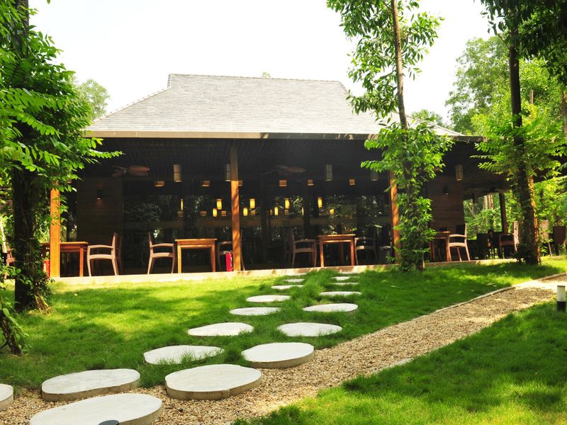 nha hang the beach flamingo dai lai resort 