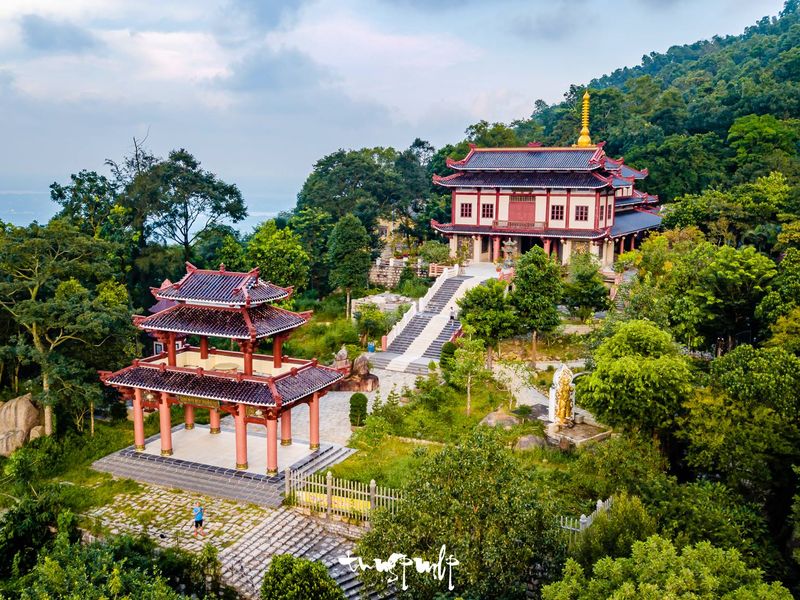 kham pha chua linh buu thien tu vung tau 