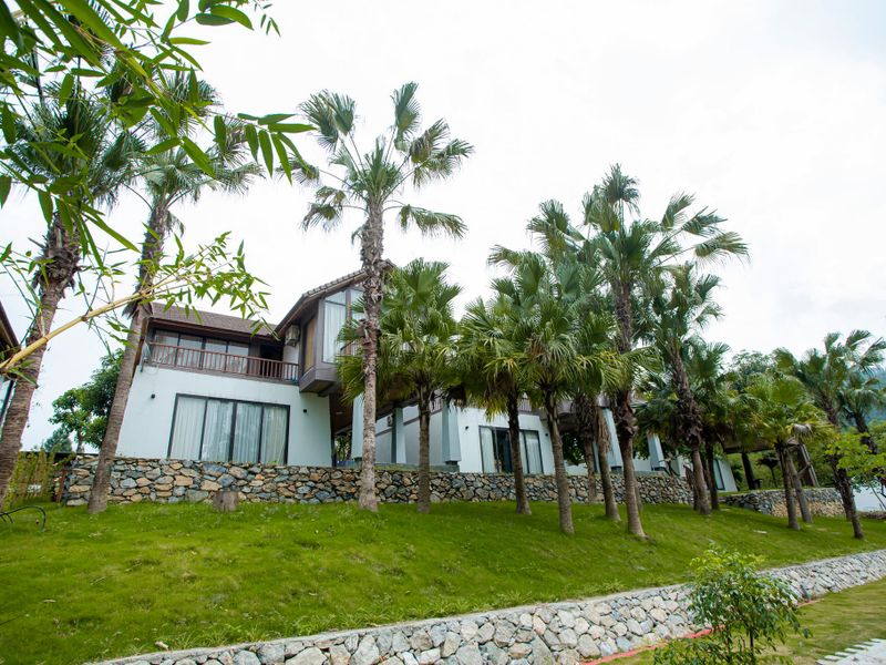 khuon vien thang may village ba vi