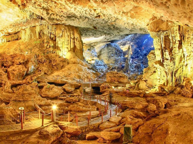 justfly sung sot cave ha long