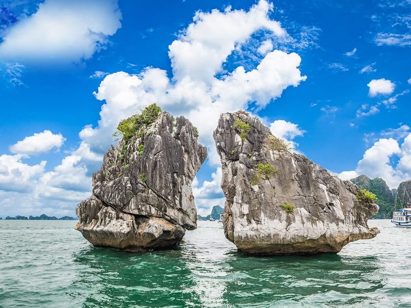 justfly hon ga choi ha long