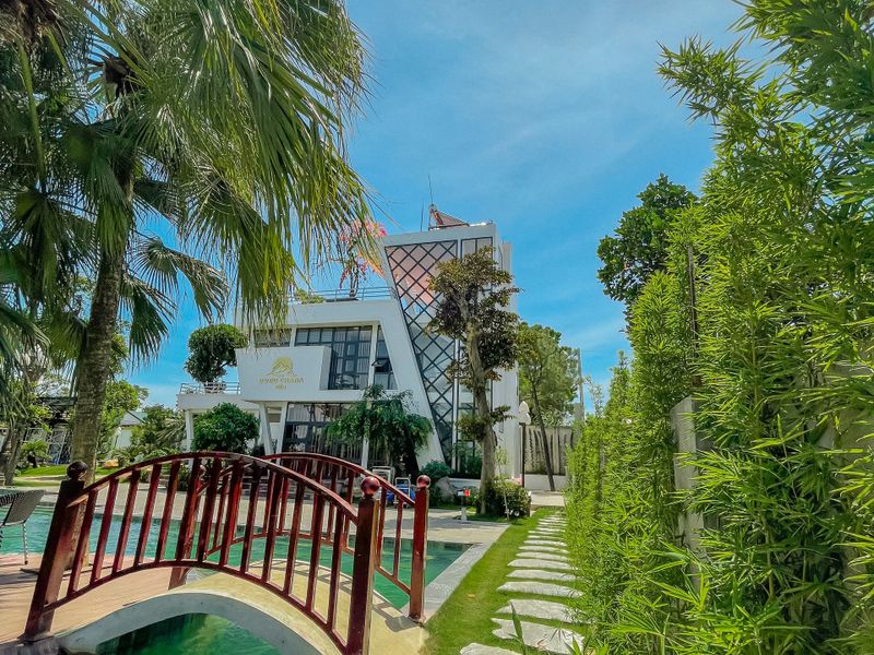dong tranh villa hoa binh