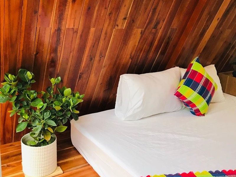 justfly trang an lamia bungalow triangle house couple ninh binh 
