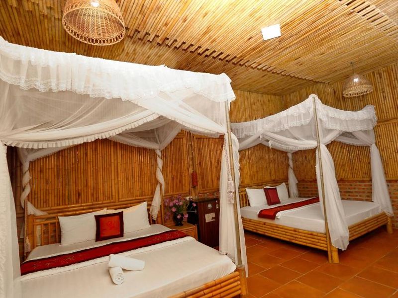 phong 4 nguoi view nui quoc khanh bamboo homestay ninh binh