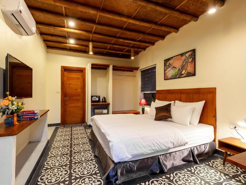 justfly deluxe king tam coc banana bungalow ninh binh