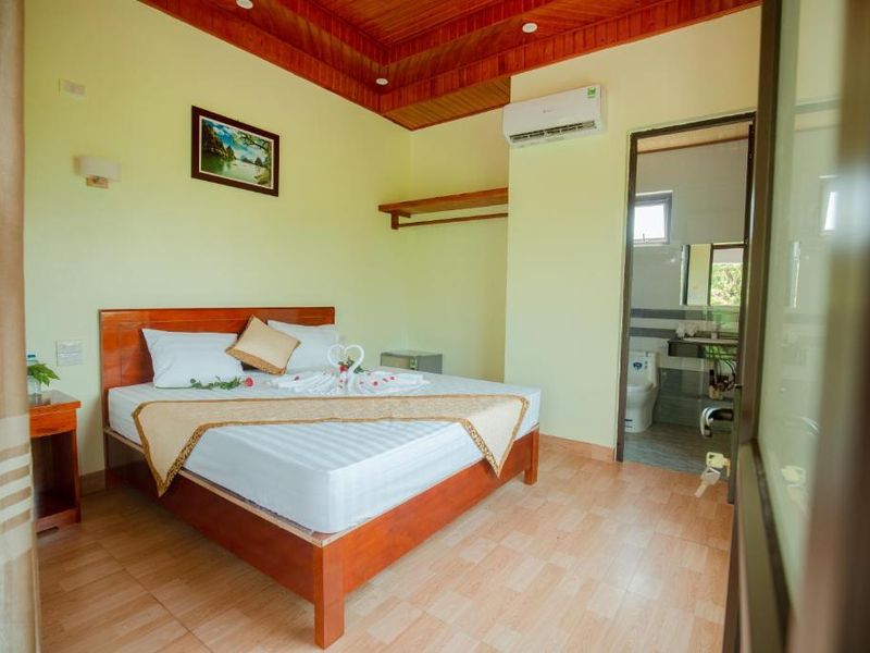 justfly king room hang mua family homestay ninh binh
