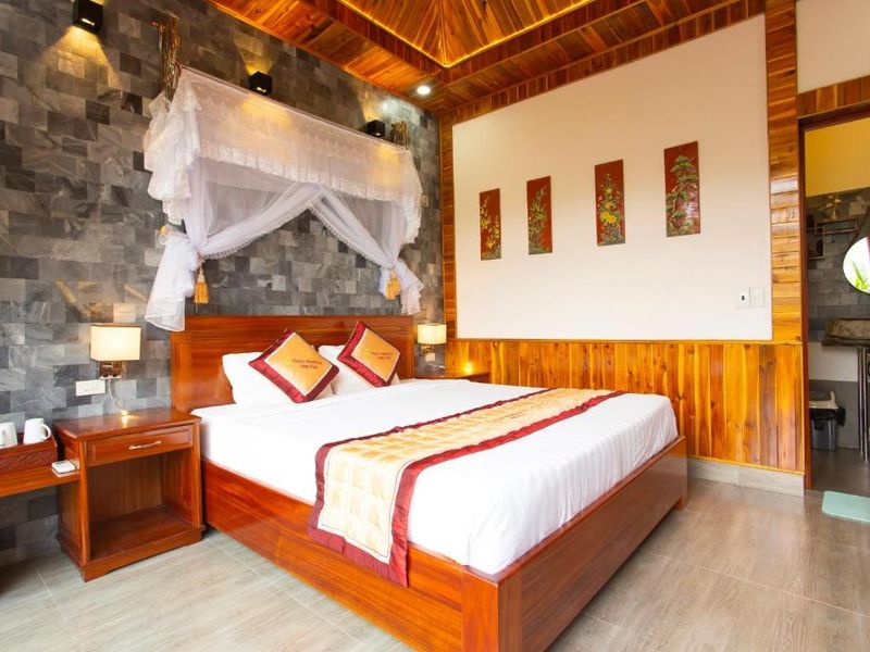 phong queen suite green mountain ninh binh