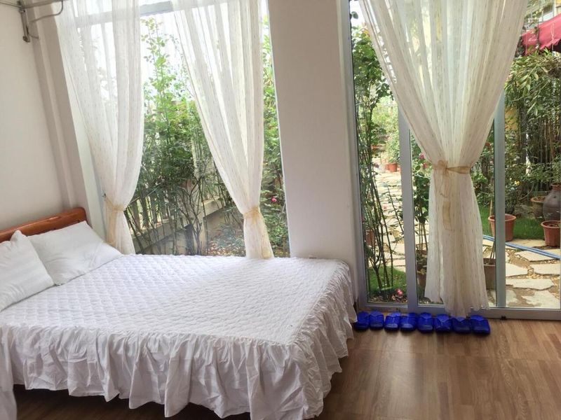 phong giuong king view vuong rose homestay ninh binh