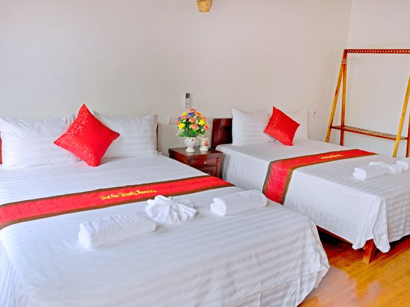 justfly phong 4 nguoi co ban cong tam coc friendly homestay ninh bình