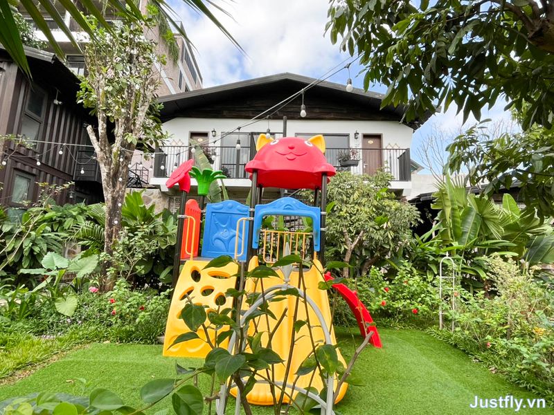 justfly bunglow family suoi ngoc retreat thach that