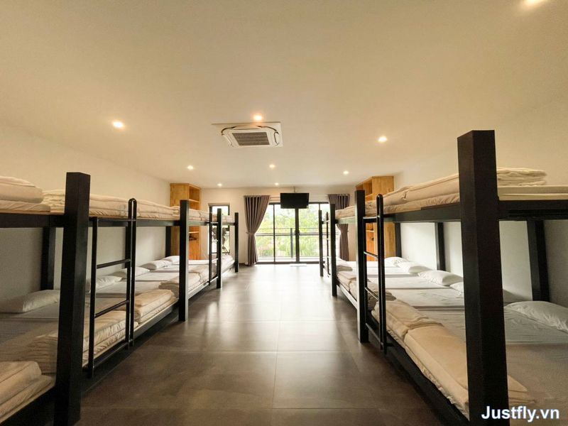 justfly dorm 28 suoi ngoc retreat thach that