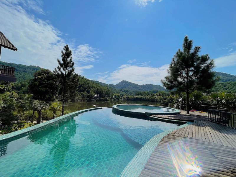 khuon vien thang may village ba vi