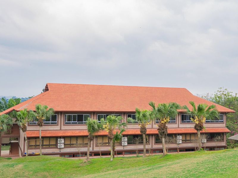 justfly phong cong dong thao vien resort