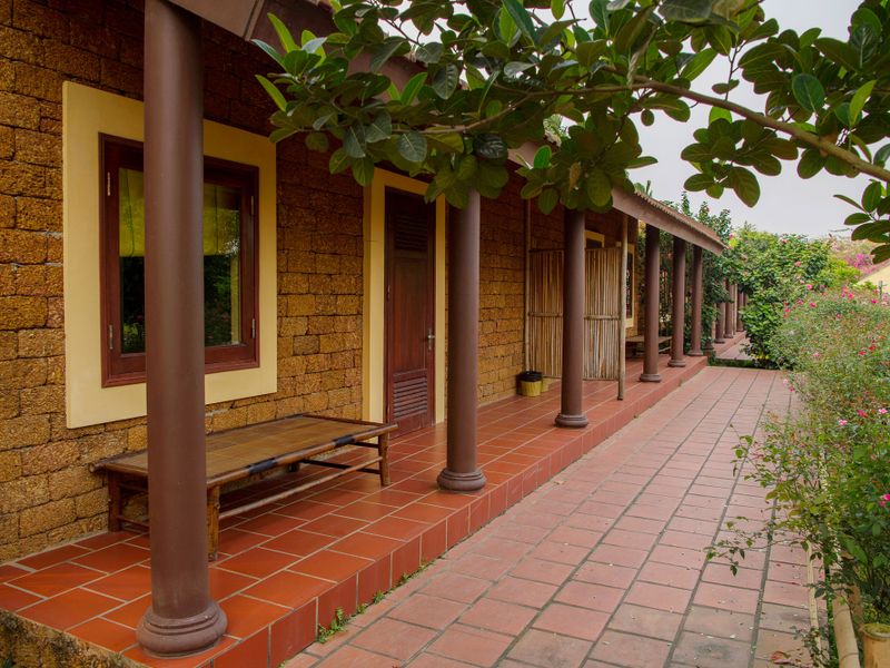 justfly xom doi thao vien resort