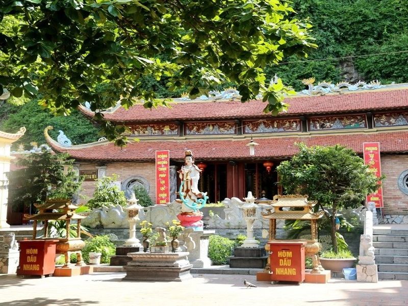 chua long tien dia diem du lich ha long attvdo21