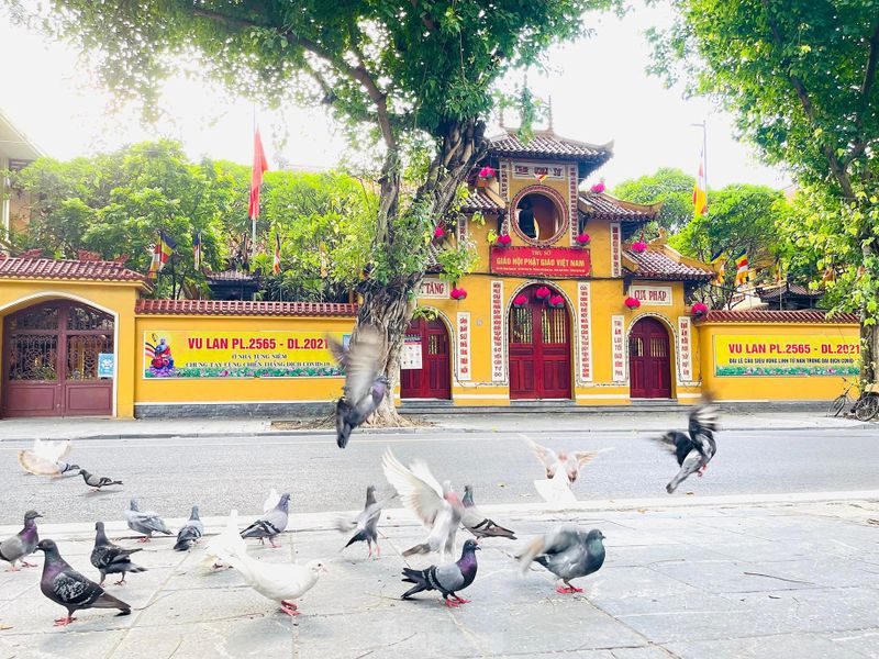 chua quan su hoan kiem dia diem du lich ha noi atthan35