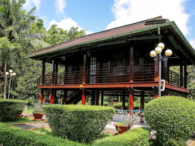 nha san bac ho ba dinh dia diem du lich ha noi atthan36