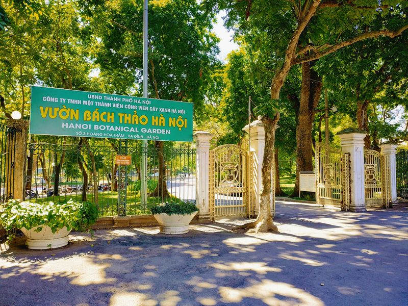 vuon bach thao ha noi ba dinh dia diem du lich ha noi atthan38
