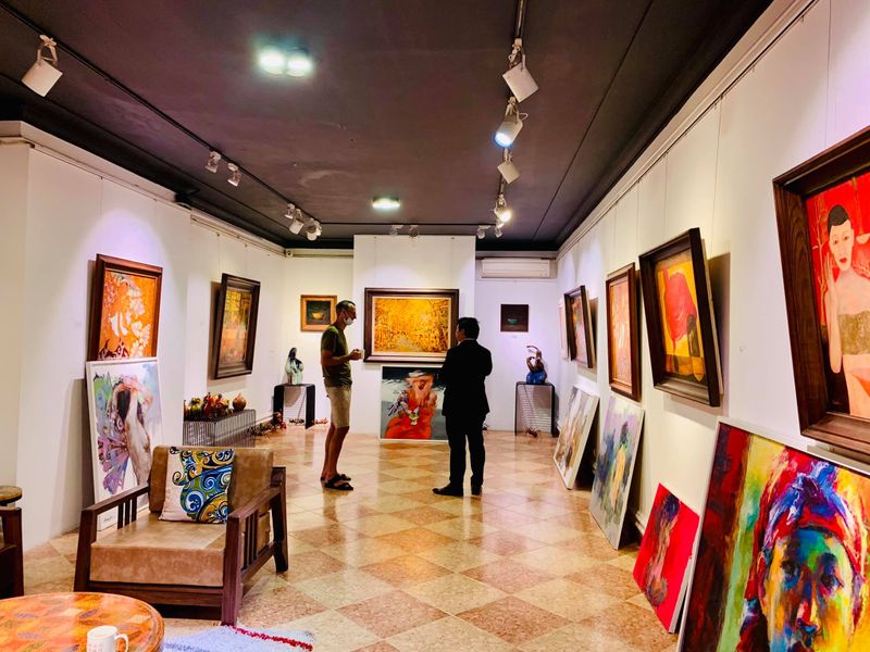  art and architecture walking tour hanoi