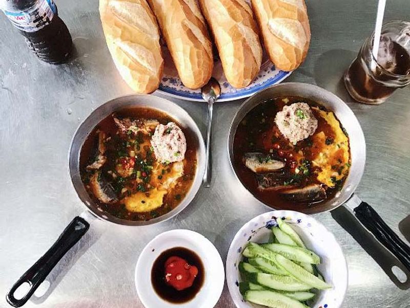 banh mi xiu mai chao vung tau