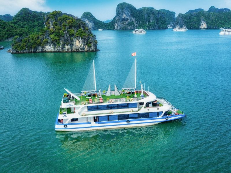 queen cruise ha long 