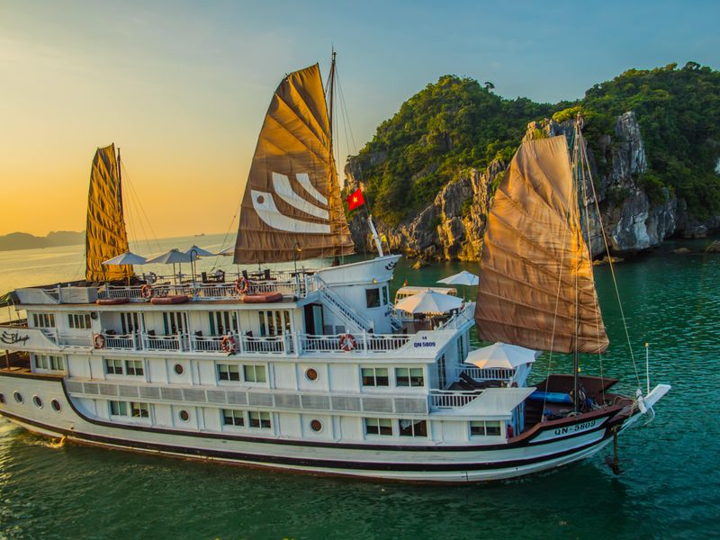 bhaya classic bhaya au co cruise ha long bay