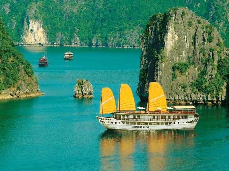 indochina-sail-halong-indochina-sail-cruise-ha-long-bay 