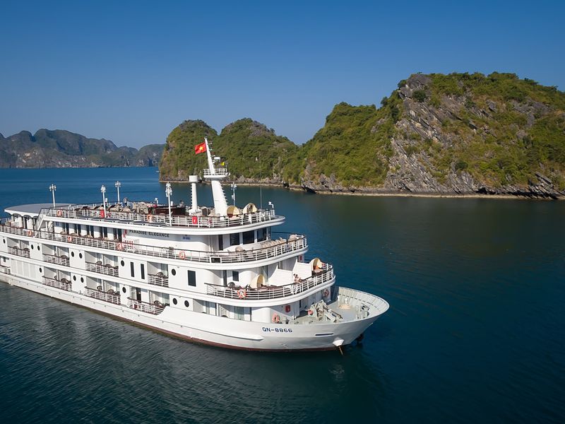 paradise elegance cruise 31 cabins ha long