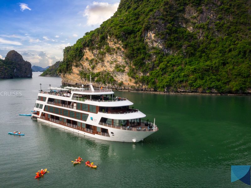 justfly le theatre cruise ha long