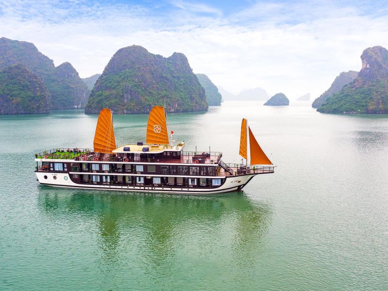 peony cruise ha long bay