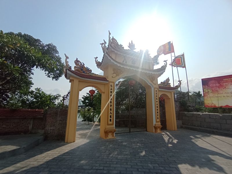 justfly chua non nuoc ninh binh