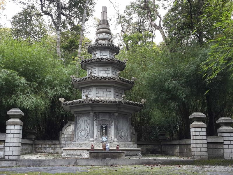 chua dia nguc tam dao vinh phuc